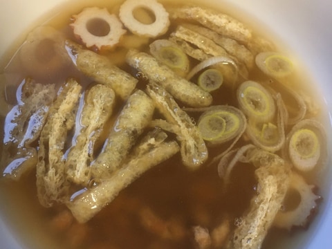 ちくわ、油揚げ、納豆の味噌汁